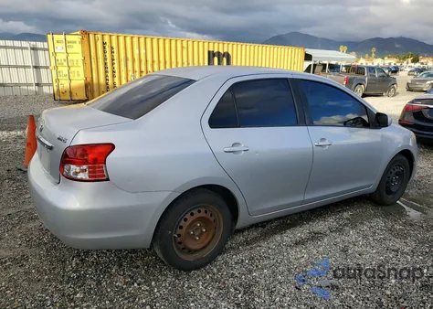 2010 Toyota Yaris из США, поврежденный, VIN JTDBT4K31A4071068